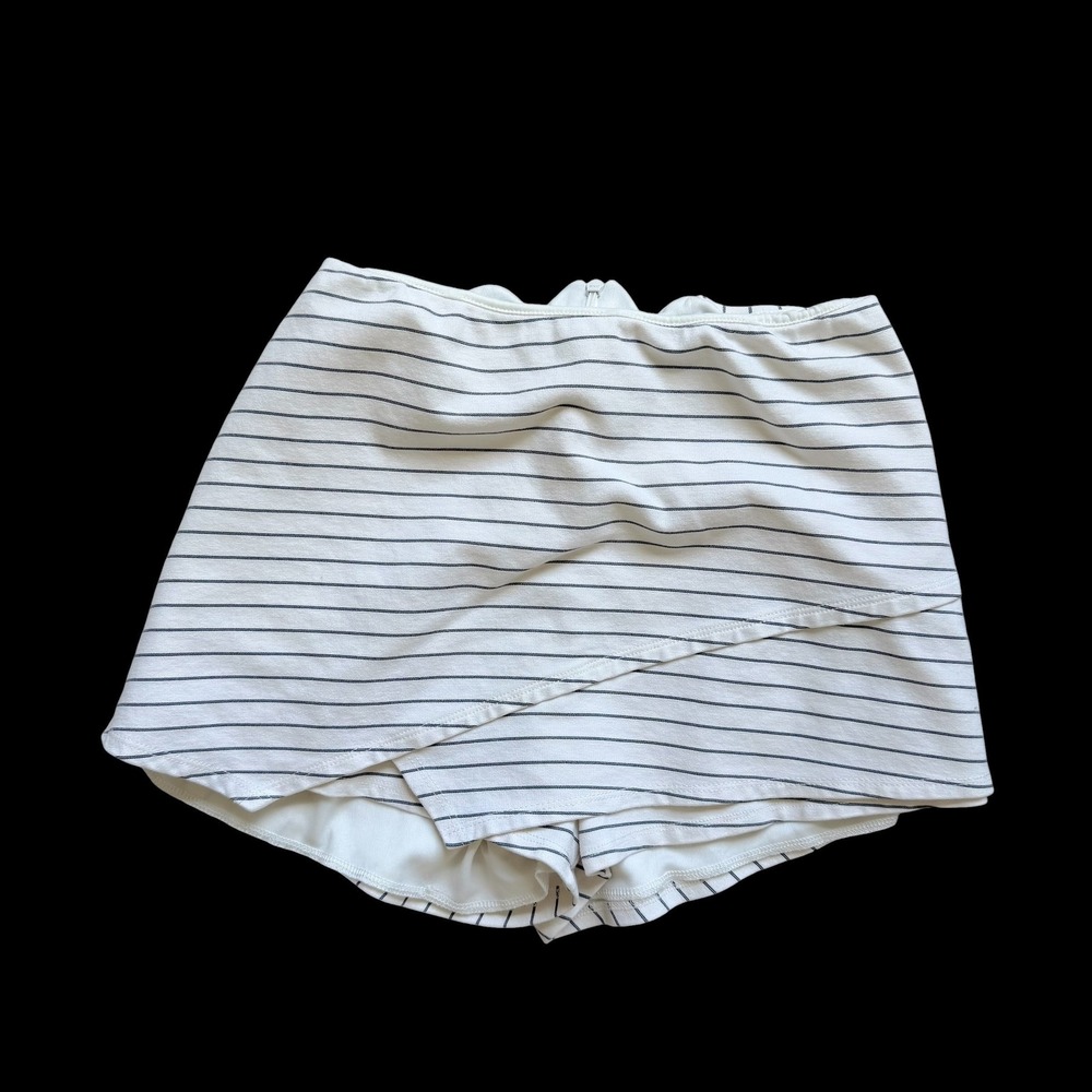 Lulus Striped Skort White Faux Wrap Mini Skirt Shorts Womens Medium‎ S7P2894P36